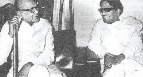 1. Why did Jayaprakash Narayan visit M. Karunanidhi at his residence 2. What was the purpose of Jayaprakash Narayan’s visit to M. Karunanidhi 3. When did Jayaprakash Narayan call on M. Karunanidhi at his home 4. What was discussed during Jayaprakash Narayan’s visit to M. Karunanidhi 5. How did Jayaprakash Narayan and M. Karunanidhi interact during the visit 6. What were the key outcomes of Jayaprakash Narayan’s meeting with M. Karunanidhi 7. What significance did Jayaprakash Narayan’s visit have in Tamil Nadu politics 8. Who else was present during Jayaprakash Narayan’s visit to M. Karunanidhi 9. How did M. Karunanidhi’s residence serve as a meeting place for political leaders 10. What impact did Jayaprakash Narayan’s visit have on his relationship with M. Karunanidhi