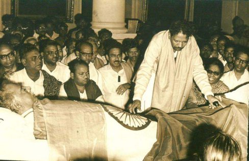 1. What was the relationship between C. N. Annadurai and Kalaignar M. Karunanidhi 2. How did Kalaignar M. Karunanidhi respond to the death of C. N. Annadurai 3. What impact did C. N. Annadurai's death have on Kalaignar M. Karunanidhi 4. How close were C. N. Annadurai and Kalaignar M. Karunanidhi politically 5. What were C. N. Annadurai’s contributions that influenced Kalaignar M. Karunanidhi 6. How did Kalaignar M. Karunanidhi honor C. N. Annadurai after his death 7. What was the significance of C. N. Annadurai's death for Kalaignar M. Karunanidhi’s career 8. How did Kalaignar M. Karunanidhi’s policies reflect C. N. Annadurai's ideology 9. What were the political and personal effects of C. N. Annadurai's death on Kalaignar M. Karunanidhi 10. How did the political landscape change after C. N. Annadurai’s death in relation to Kalaignar M. Karunanidhi